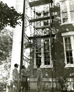 Image description is not available for 1955.121